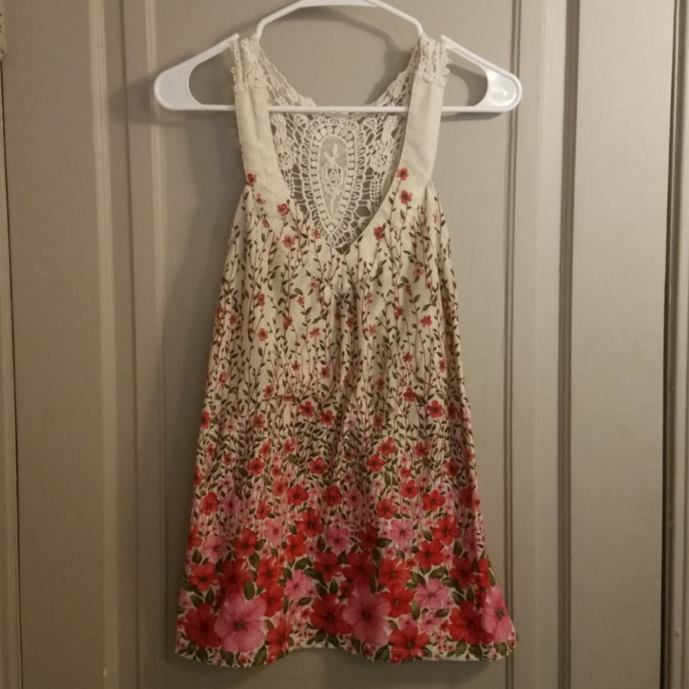 Floral lace tanktop